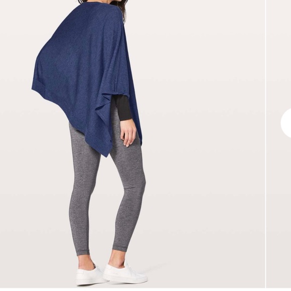 Lululemon Yin Poncho - Picture 3 of 4